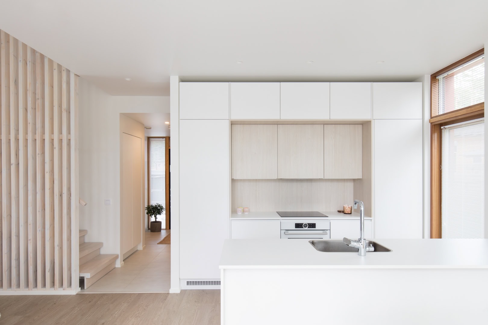 Minimalistinen keittiö